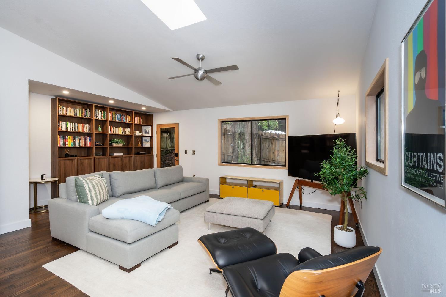 Detail Gallery Image 20 of 49 For 14225 Cherry St, Guerneville,  CA 95446 - 2 Beds | 1 Baths