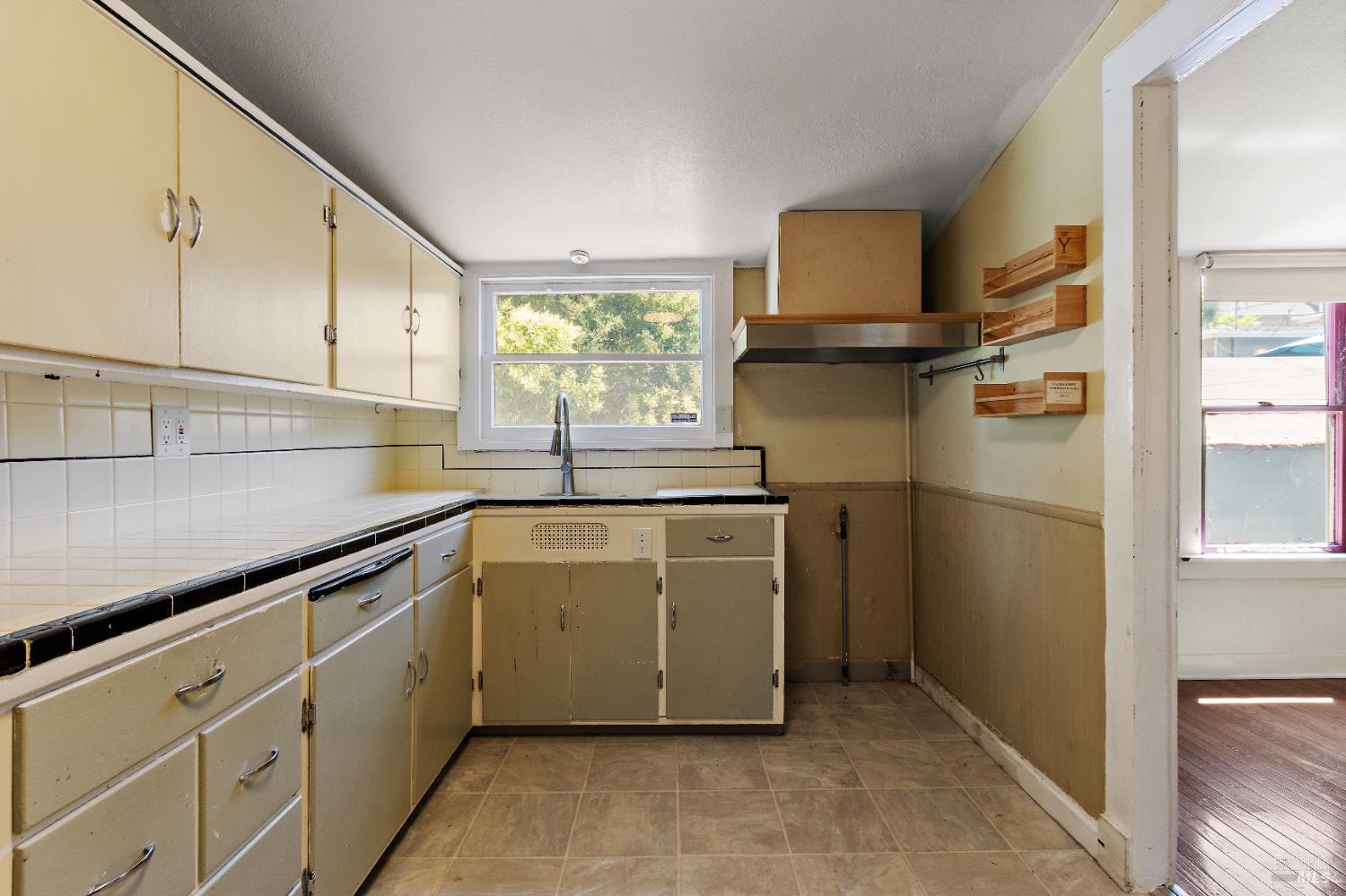 Detail Gallery Image 11 of 23 For 1322 Sutter St, Vallejo,  CA 94590 - 2 Beds | 1 Baths