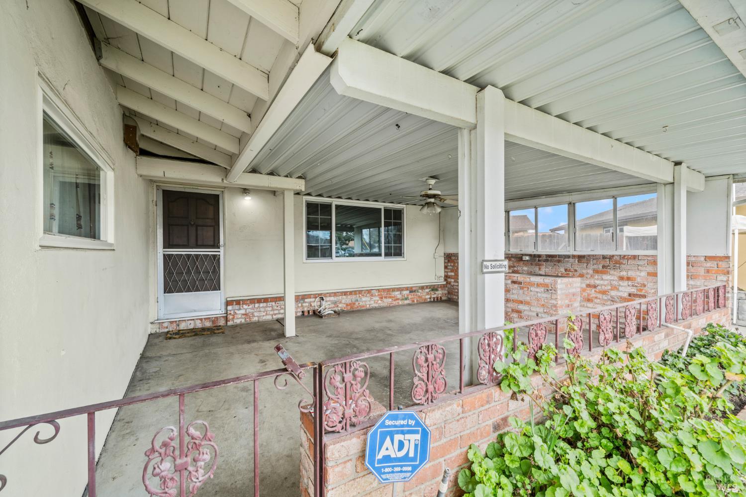 Detail Gallery Image 3 of 44 For 1949 New Jersey St, Fairfield,  CA 94533 - 3 Beds | 2 Baths