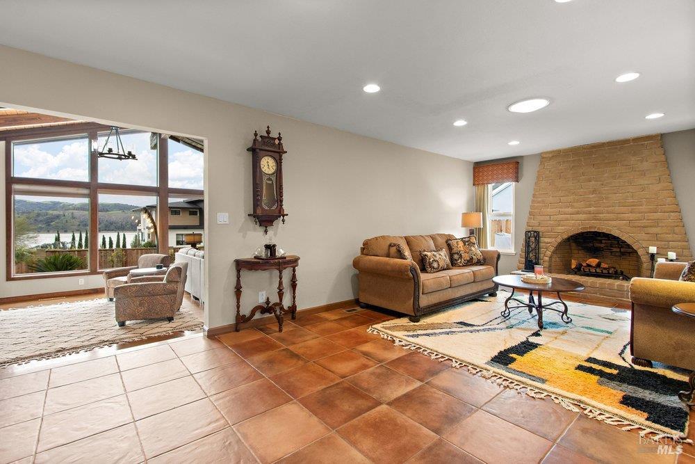 Detail Gallery Image 9 of 30 For 1190 Church St, Benicia,  CA 94510 - 3 Beds | 2 Baths