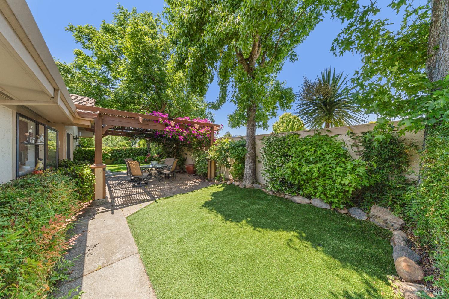 Detail Gallery Image 44 of 44 For 105 Holstrom Cir, Novato,  CA 94947 - 3 Beds | 2 Baths