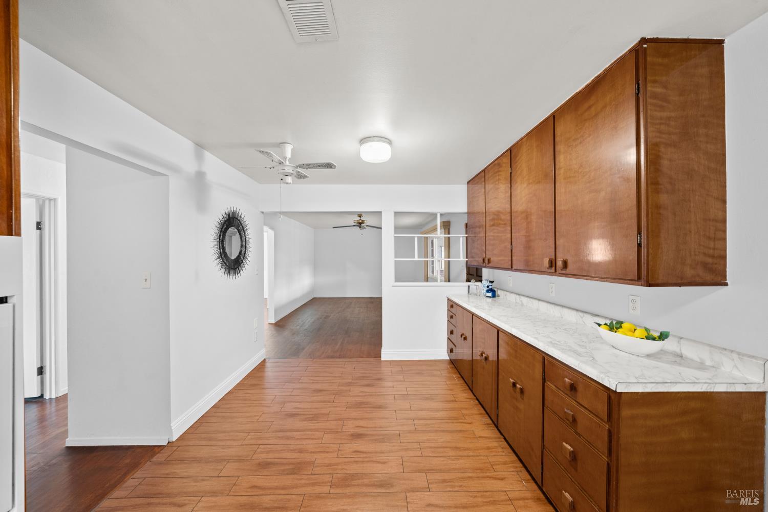 Detail Gallery Image 7 of 44 For 1949 New Jersey St, Fairfield,  CA 94533 - 3 Beds | 2 Baths