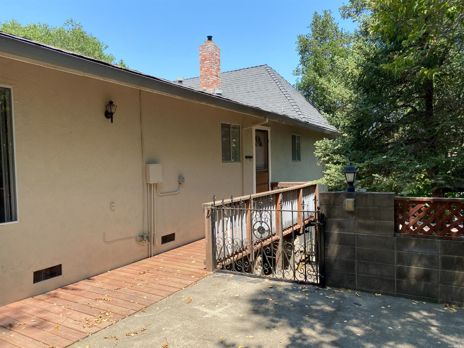 Detail Gallery Image 4 of 47 For 45 Griggs Ln, Napa,  CA 94558 - – Beds | – Baths