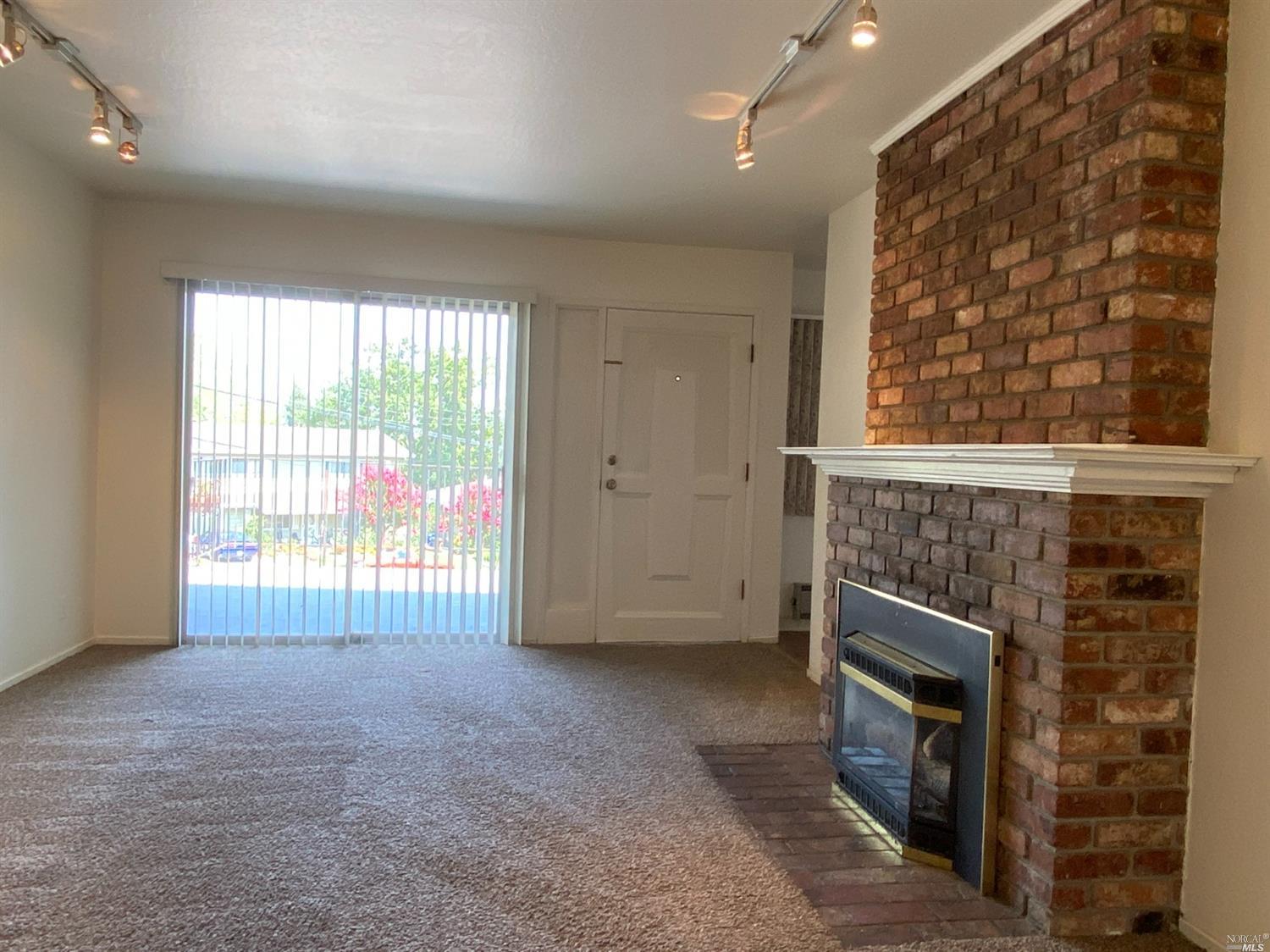 Detail Gallery Image 13 of 47 For 45 Griggs Ln, Napa,  CA 94558 - – Beds | – Baths