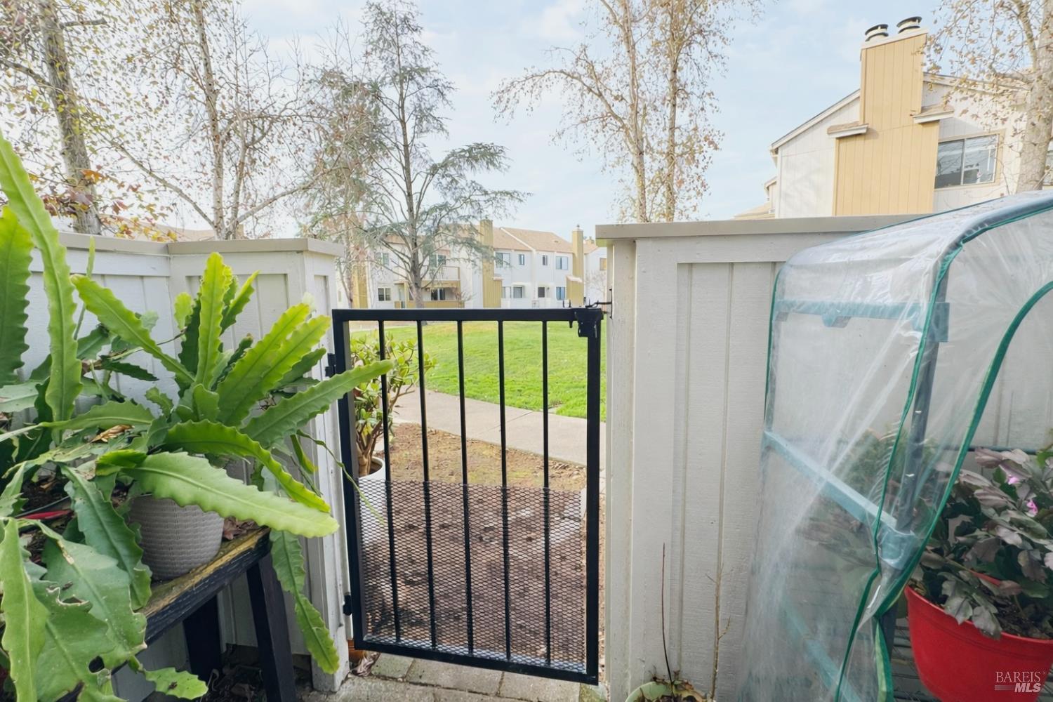 Detail Gallery Image 18 of 35 For 2607 Westberry Dr, Santa Rosa,  CA 95403 - 3 Beds | 2/1 Baths