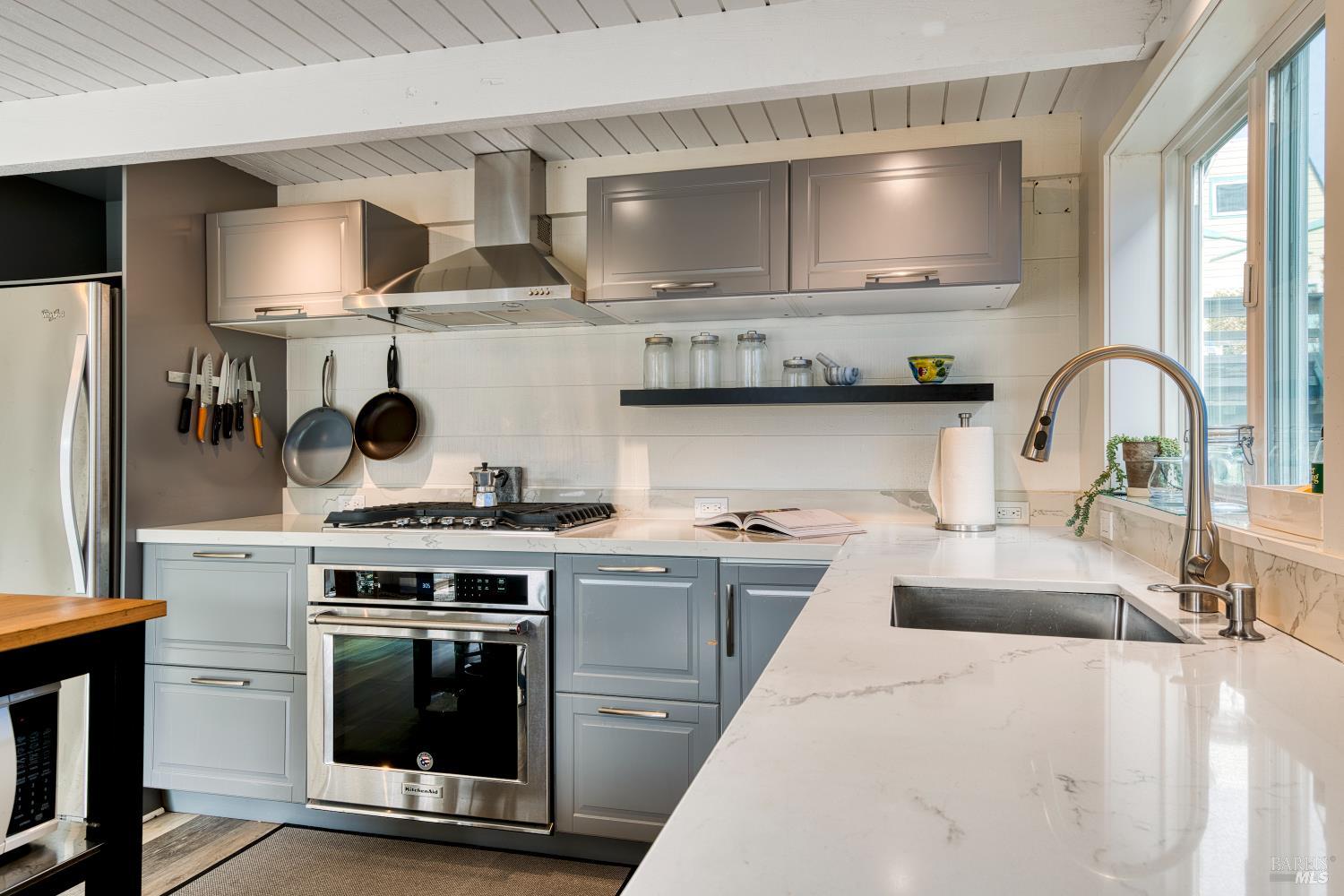 Detail Gallery Image 23 of 27 For 11 E Pier Unkn, Sausalito,  CA 94965 - 2 Beds | 2 Baths