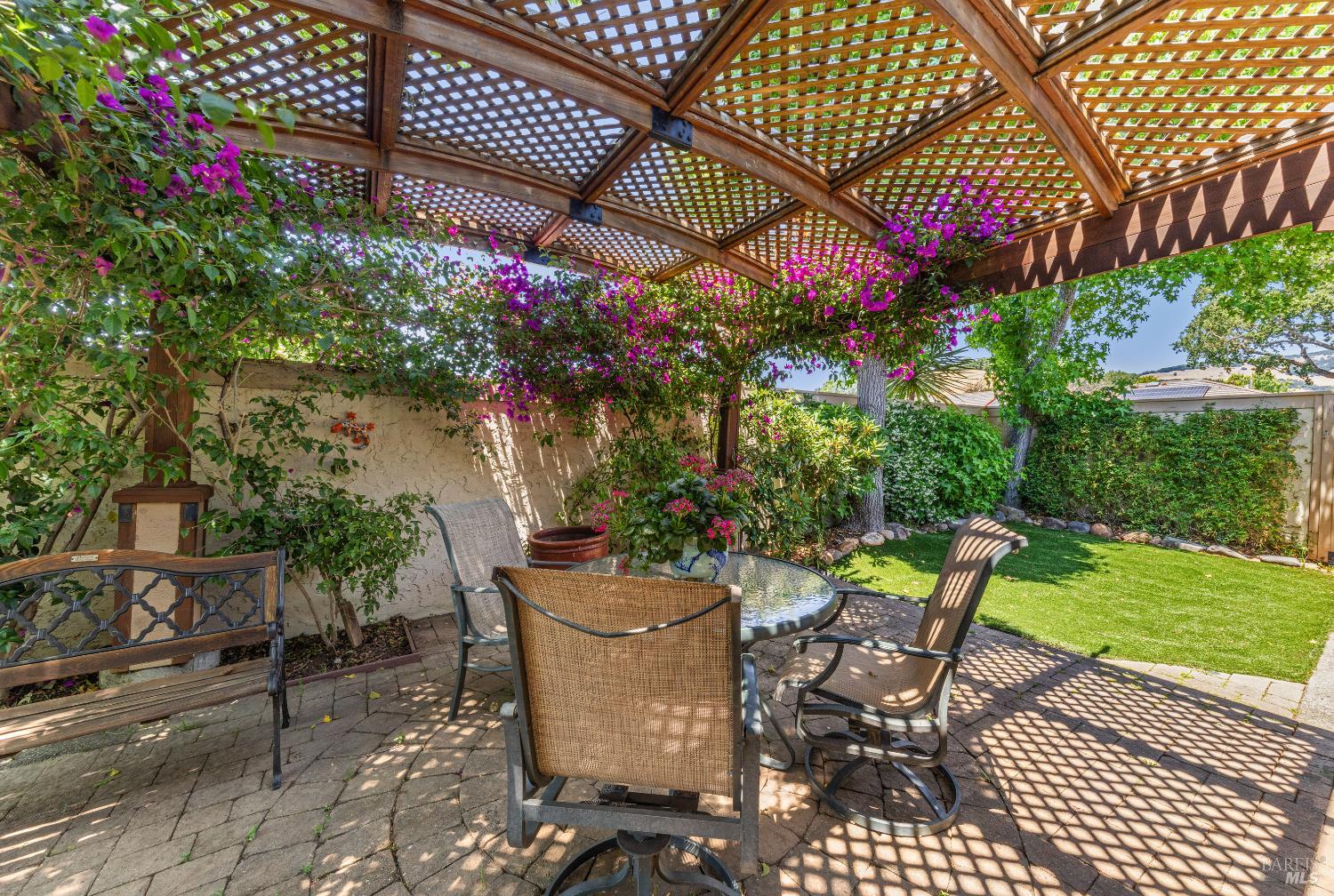 Detail Gallery Image 40 of 44 For 105 Holstrom Cir, Novato,  CA 94947 - 3 Beds | 2 Baths