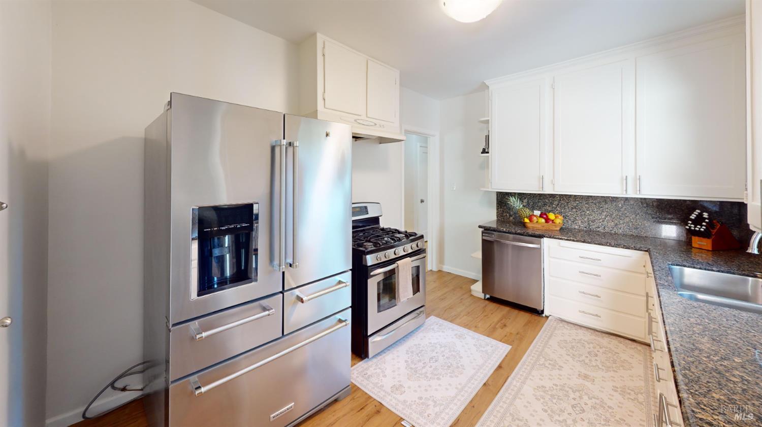 Detail Gallery Image 2 of 17 For 833 Belle Ave, San Rafael,  CA 94901 - 3 Beds | 1 Baths