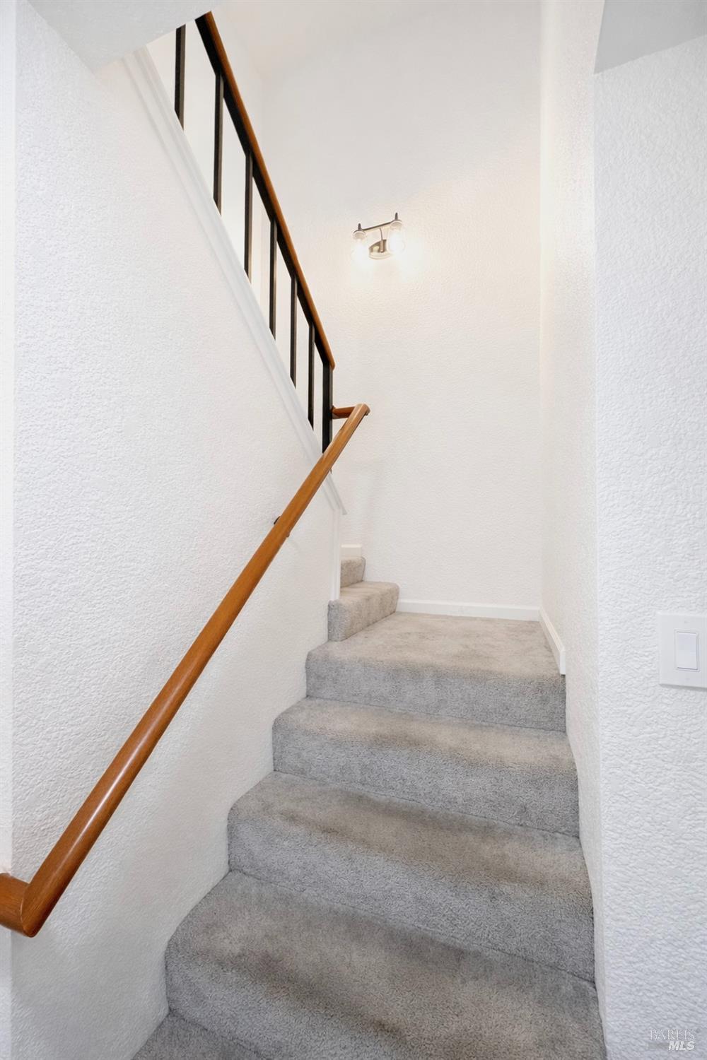 Detail Gallery Image 9 of 35 For 2607 Westberry Dr, Santa Rosa,  CA 95403 - 3 Beds | 2/1 Baths