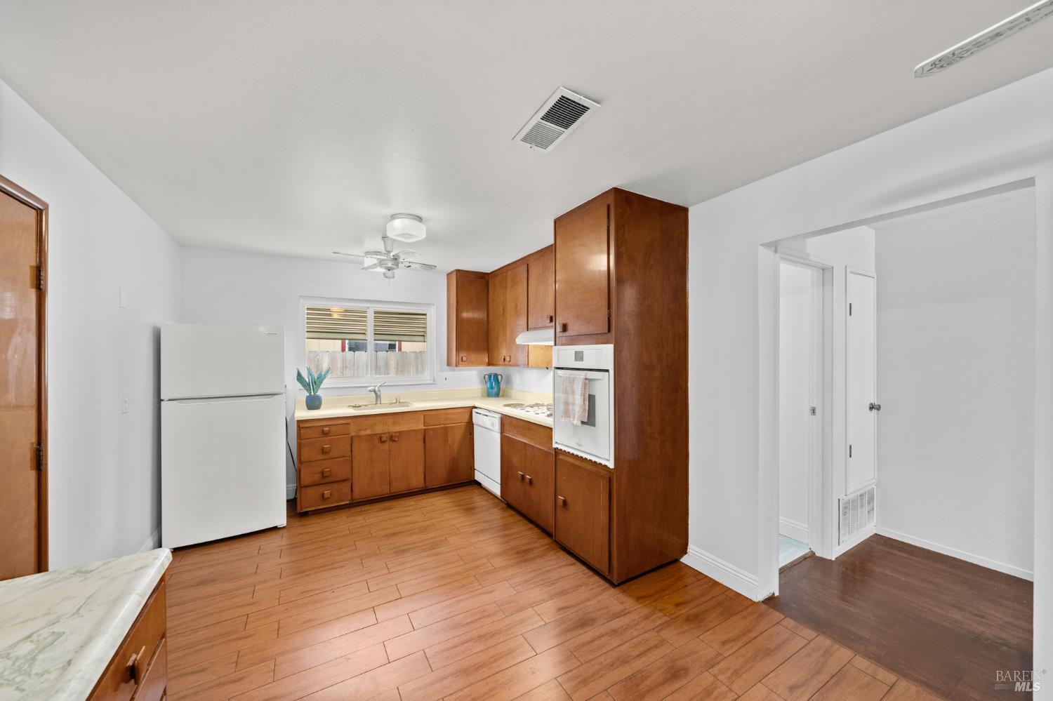 Detail Gallery Image 11 of 44 For 1949 New Jersey St, Fairfield,  CA 94533 - 3 Beds | 2 Baths