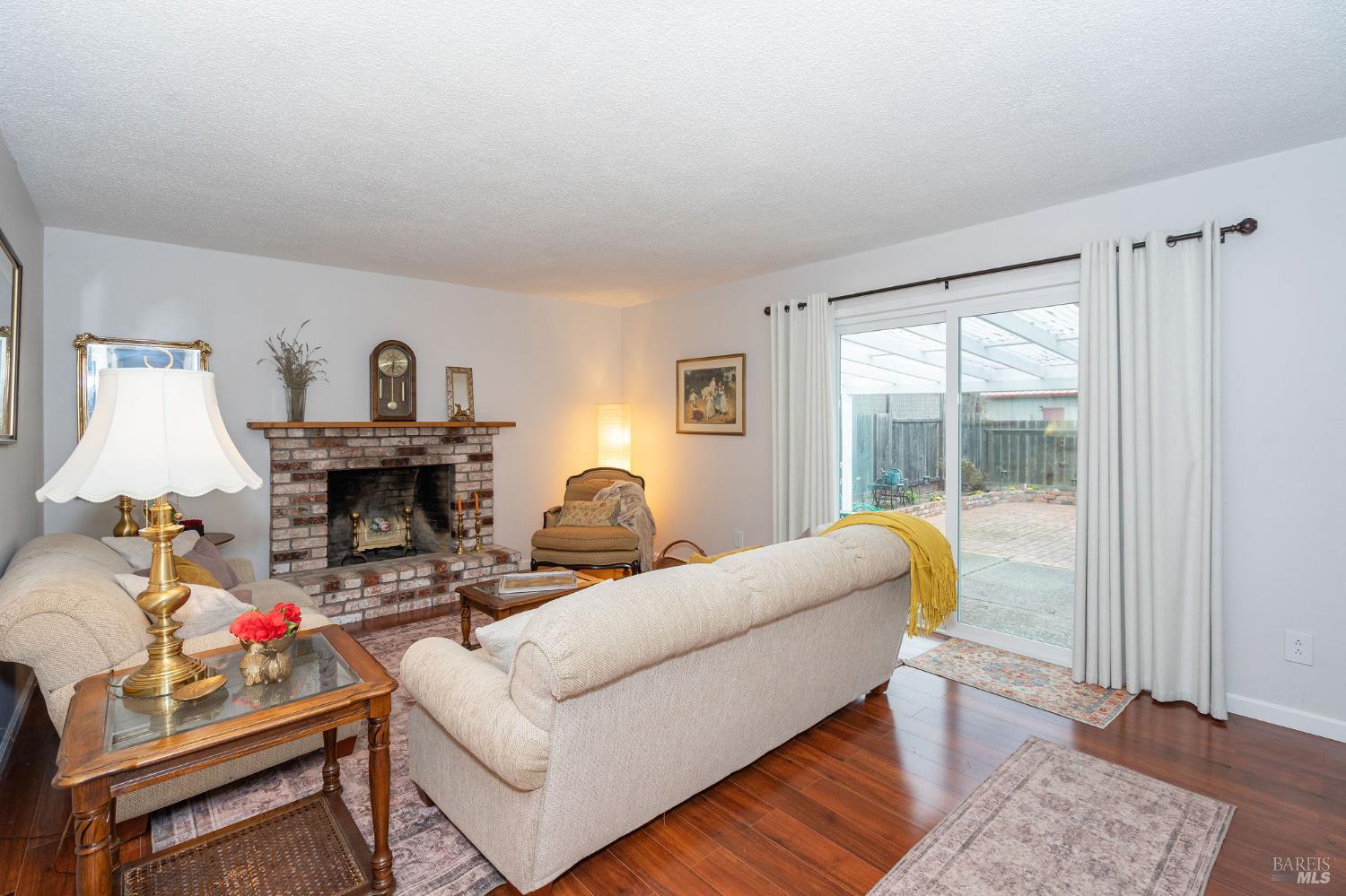 Detail Gallery Image 2 of 53 For 4360 Princeton Way, Santa Rosa,  CA 95405 - 4 Beds | 2 Baths