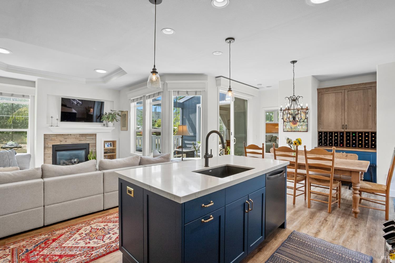 Detail Gallery Image 3 of 30 For 239 Teton Ct, San Rafael,  CA 94903 - 3 Beds | 2 Baths