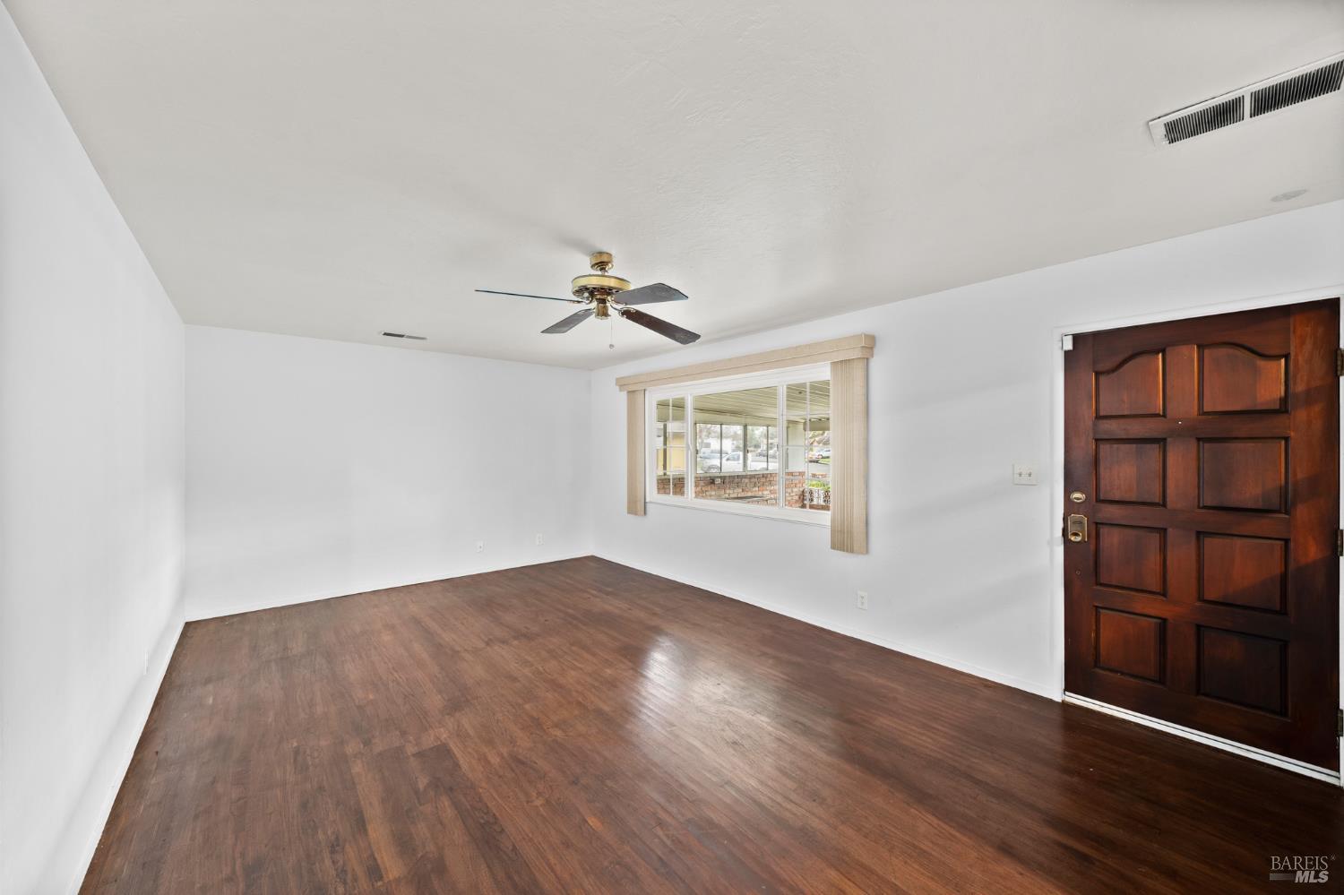 Detail Gallery Image 14 of 44 For 1949 New Jersey St, Fairfield,  CA 94533 - 3 Beds | 2 Baths