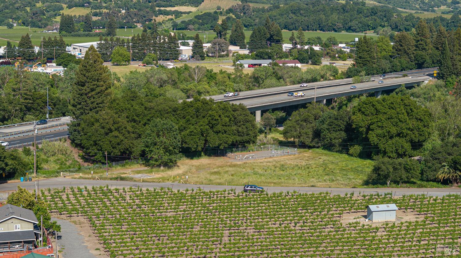 Detail Gallery Image 13 of 18 For 390 Magnolia Dr, Healdsburg,  CA 95448 - – Beds | – Baths
