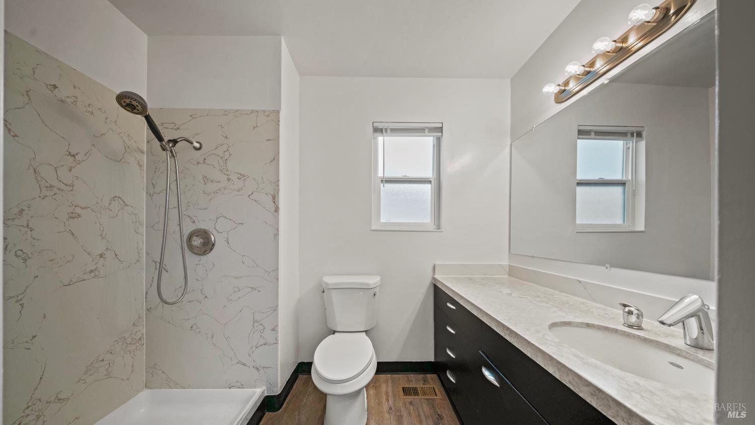 Detail Gallery Image 23 of 38 For 128 Lassen Cir, Vacaville,  CA 95687 - 2 Beds | 2 Baths