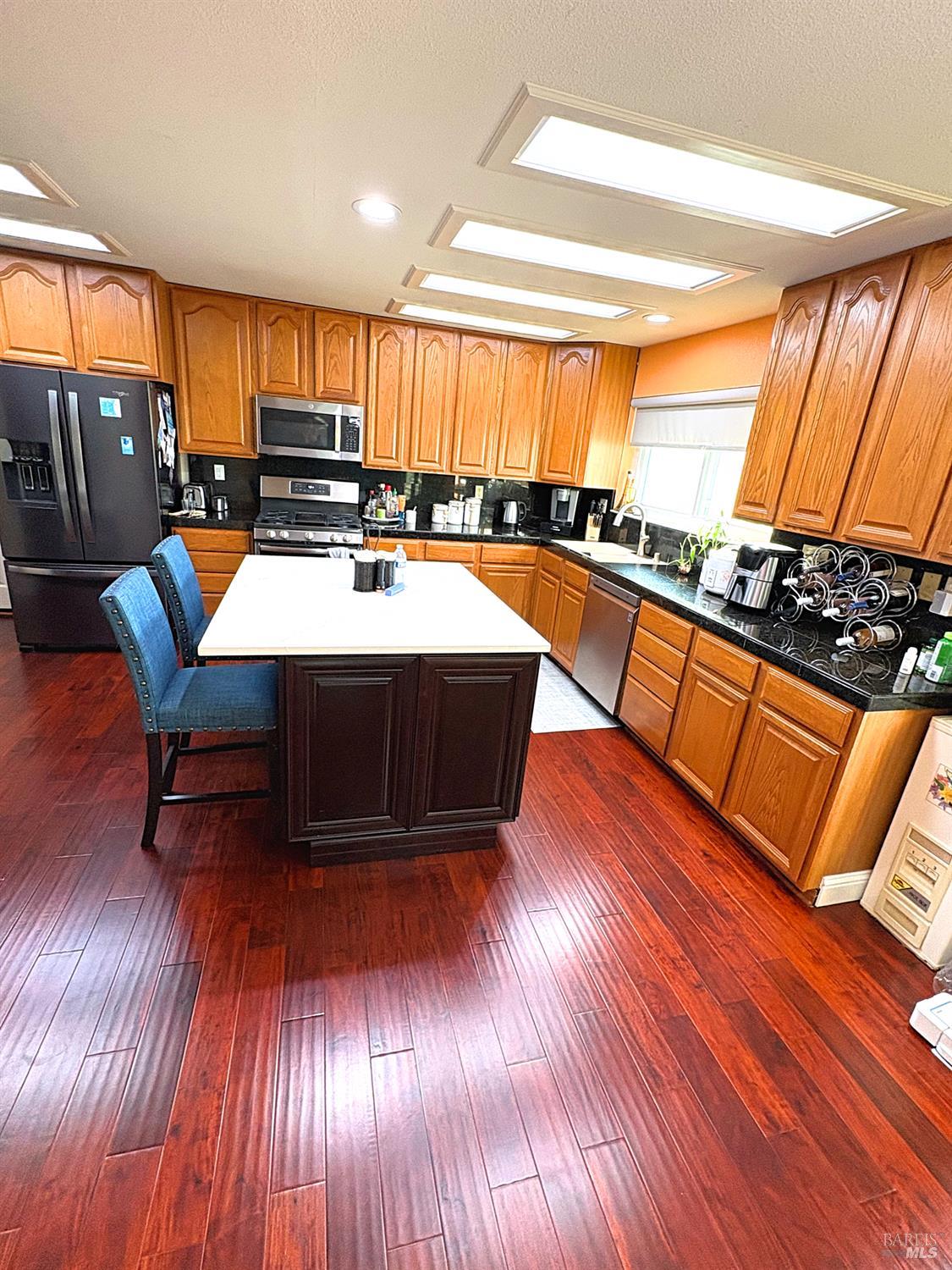 Detail Gallery Image 7 of 54 For 32 Romine Way, Vallejo,  CA 94591 - 5 Beds | 3 Baths