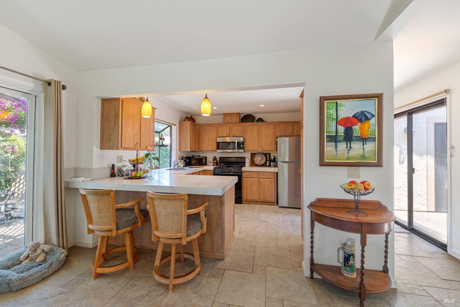 Detail Gallery Image 13 of 44 For 105 Holstrom Cir, Novato,  CA 94947 - 3 Beds | 2 Baths