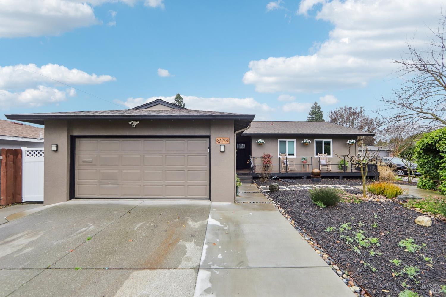 Detail Gallery Image 2 of 44 For 3273 Macfadden St, Napa,  CA 94558 - 3 Beds | 3 Baths