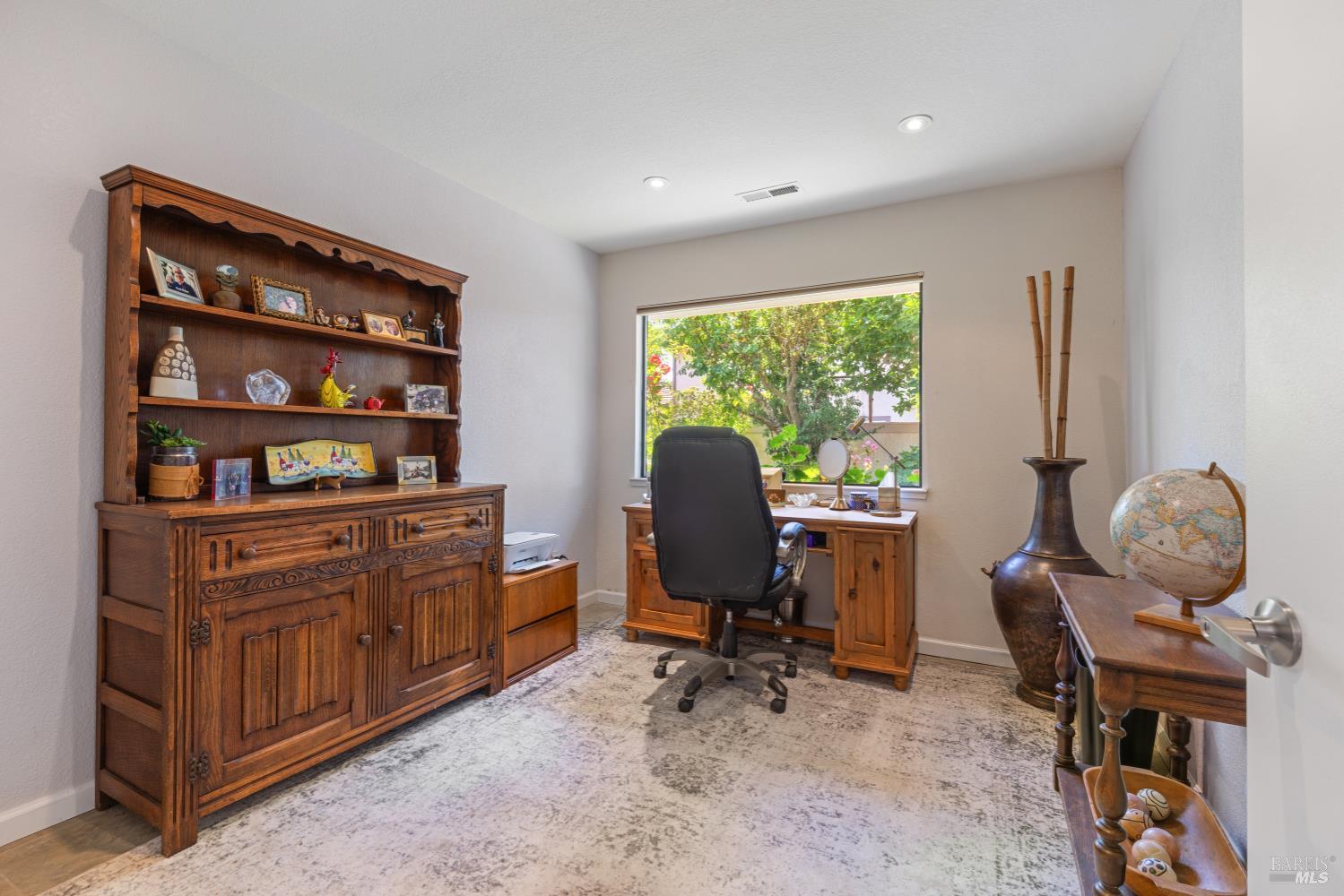 Detail Gallery Image 29 of 44 For 105 Holstrom Cir, Novato,  CA 94947 - 3 Beds | 2 Baths