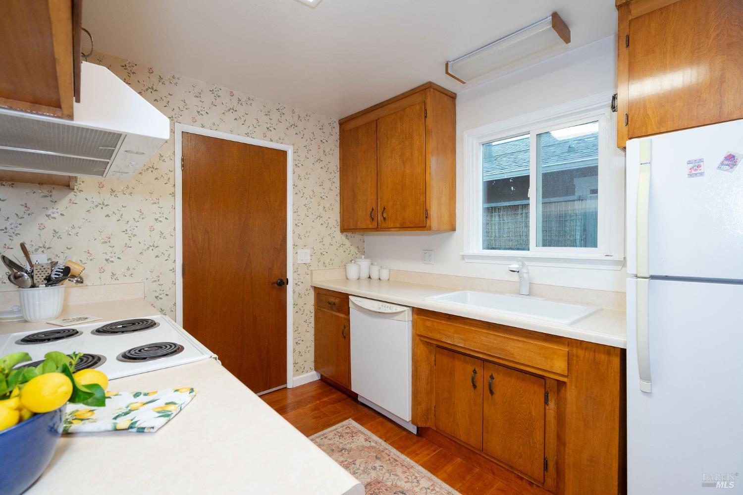 Detail Gallery Image 3 of 53 For 4360 Princeton Way, Santa Rosa,  CA 95405 - 4 Beds | 2 Baths