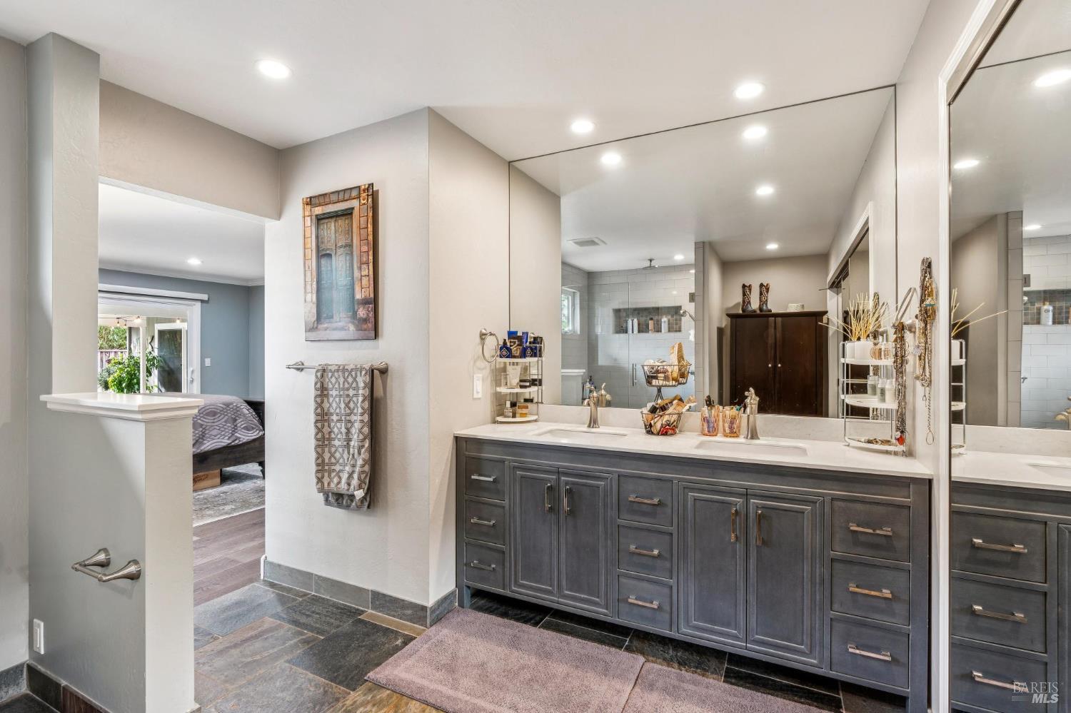 Detail Gallery Image 17 of 34 For 2 Linda Ct, Novato,  CA 94947 - 4 Beds | 2/1 Baths