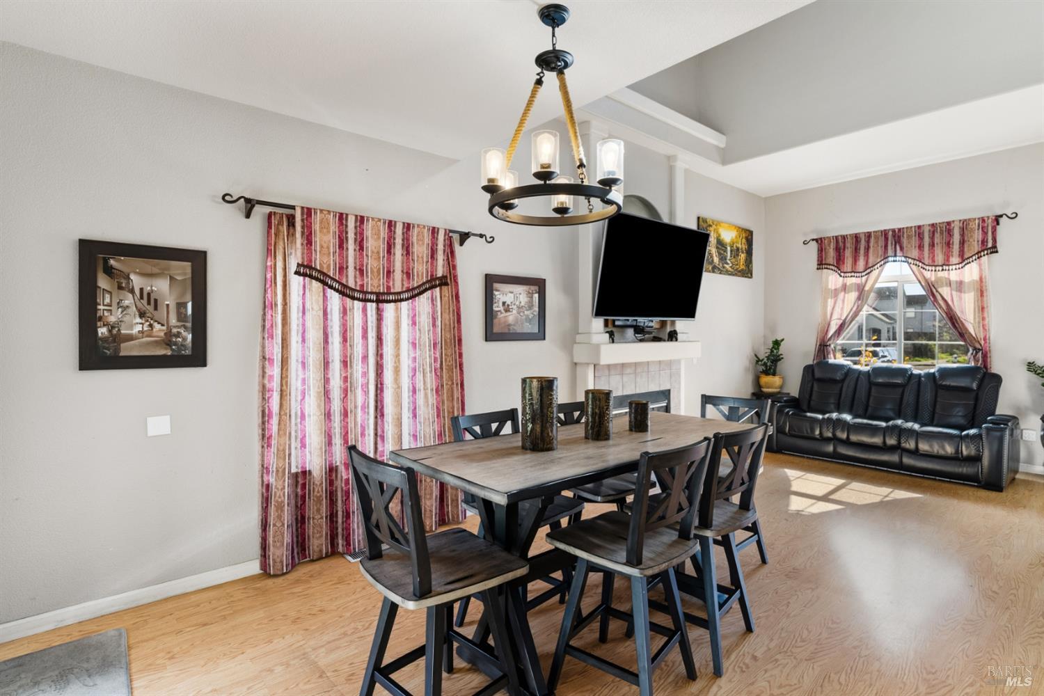 Detail Gallery Image 10 of 23 For 2358 Wicket Ave, Santa Rosa,  CA 95403 - 3 Beds | 2/1 Baths