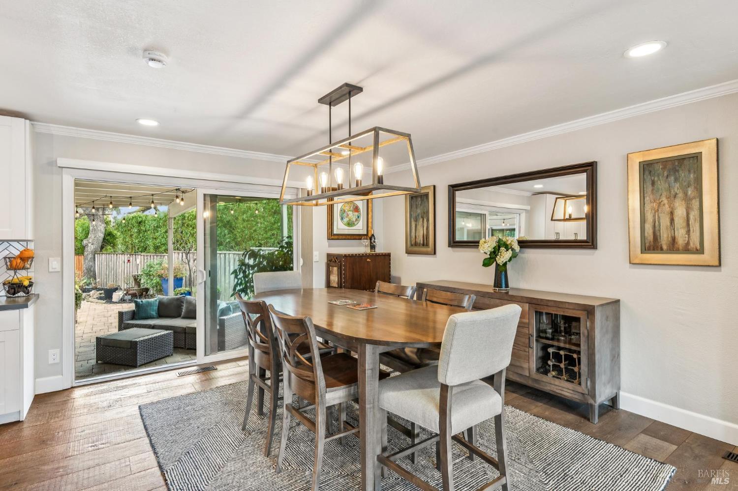 Detail Gallery Image 7 of 34 For 2 Linda Ct, Novato,  CA 94947 - 4 Beds | 2/1 Baths