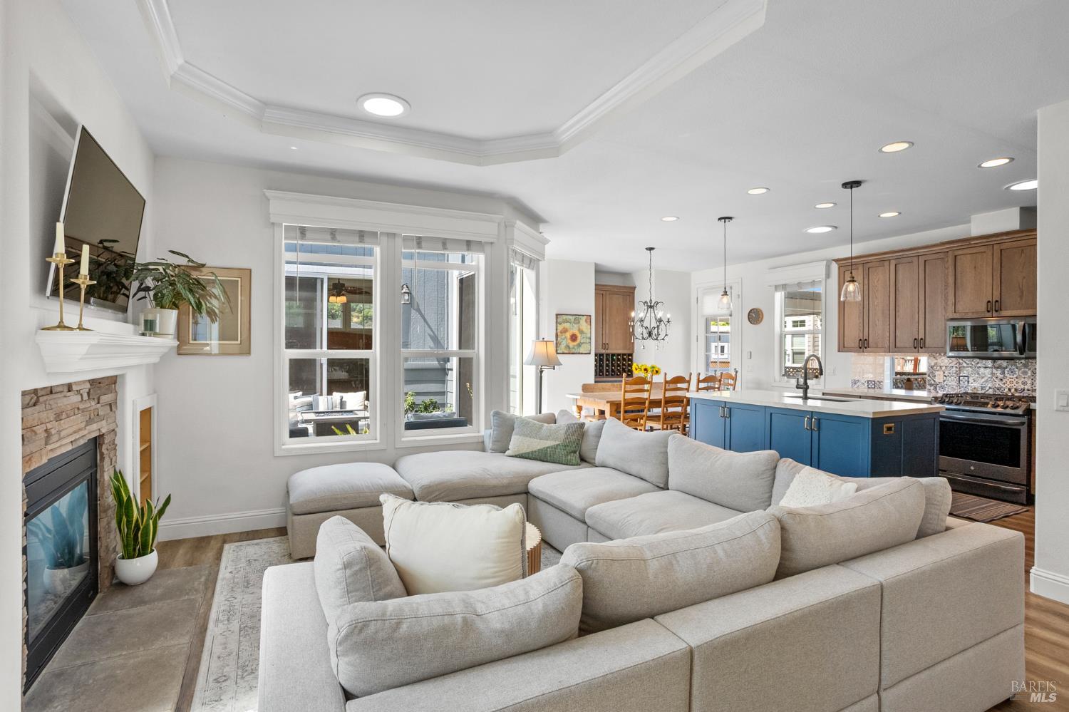 Detail Gallery Image 5 of 30 For 239 Teton Ct, San Rafael,  CA 94903 - 3 Beds | 2 Baths