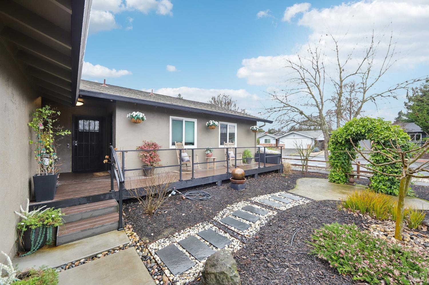 Detail Gallery Image 3 of 44 For 3273 Macfadden St, Napa,  CA 94558 - 3 Beds | 3 Baths