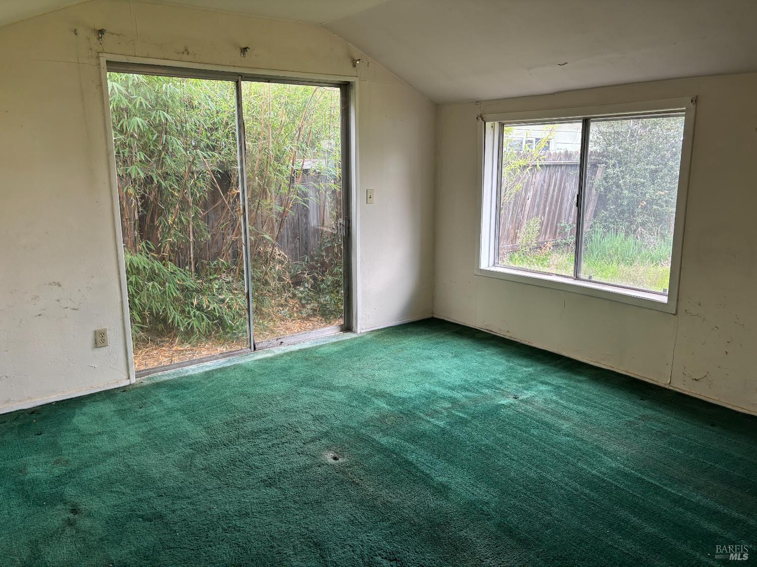 Detail Gallery Image 11 of 15 For 1427 Russell Ave, Santa Rosa,  CA 95403 - 2 Beds | 2 Baths