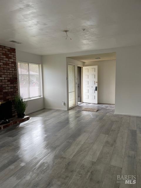 Detail Gallery Image 5 of 11 For 27 Woodgreen St, Santa Rosa,  CA 95409 - 1 Beds | 1 Baths