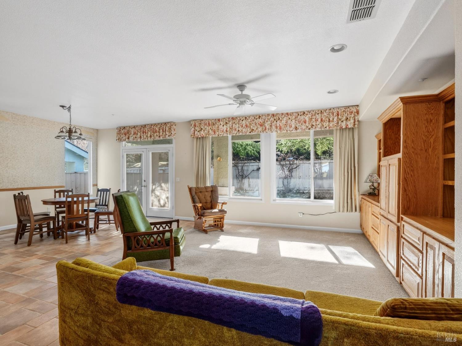 Detail Gallery Image 2 of 67 For 259 Red Mountain Dr, Cloverdale,  CA 95425 - 2 Beds | 2 Baths