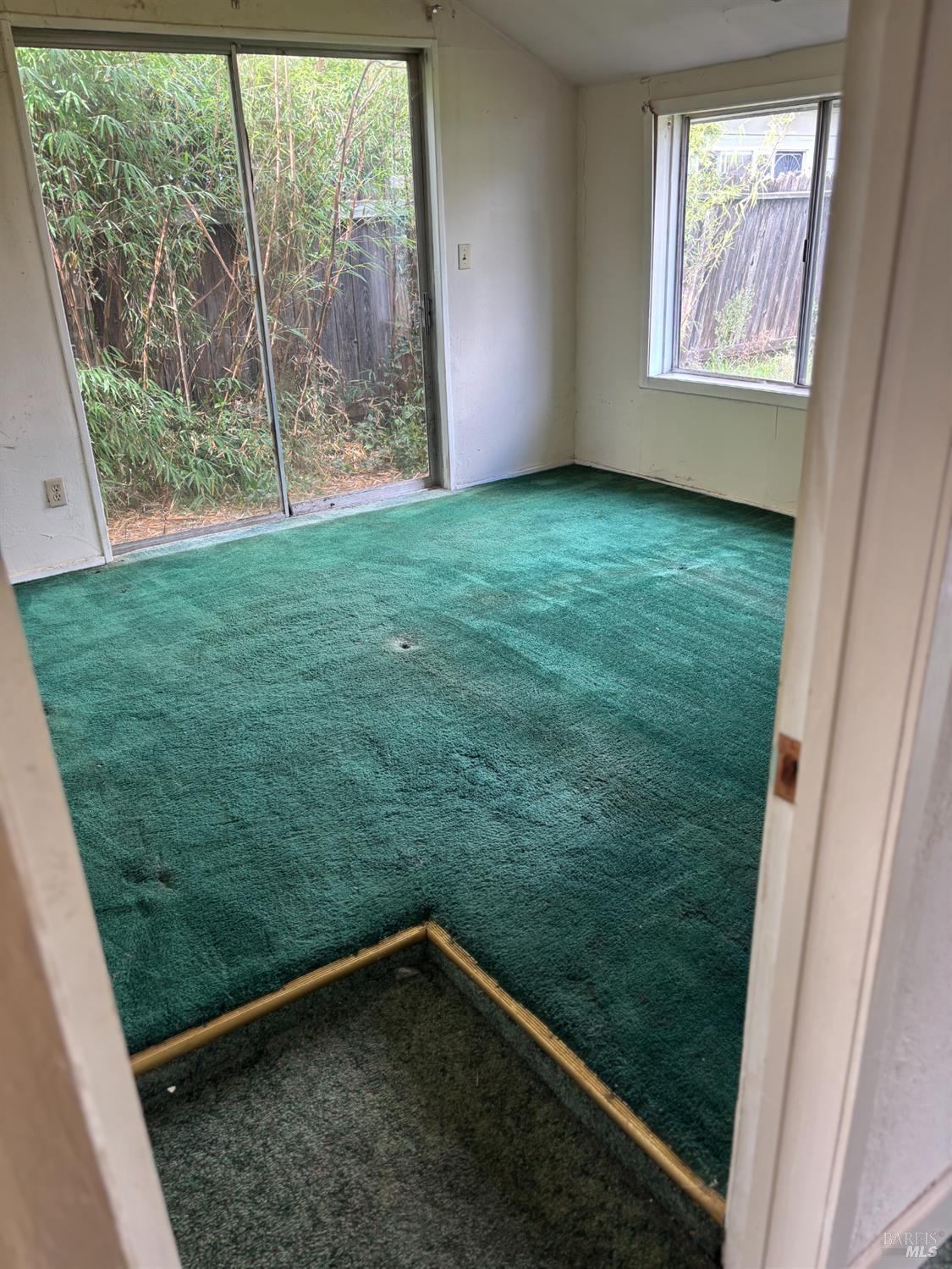 Detail Gallery Image 10 of 15 For 1427 Russell Ave, Santa Rosa,  CA 95403 - 2 Beds | 2 Baths