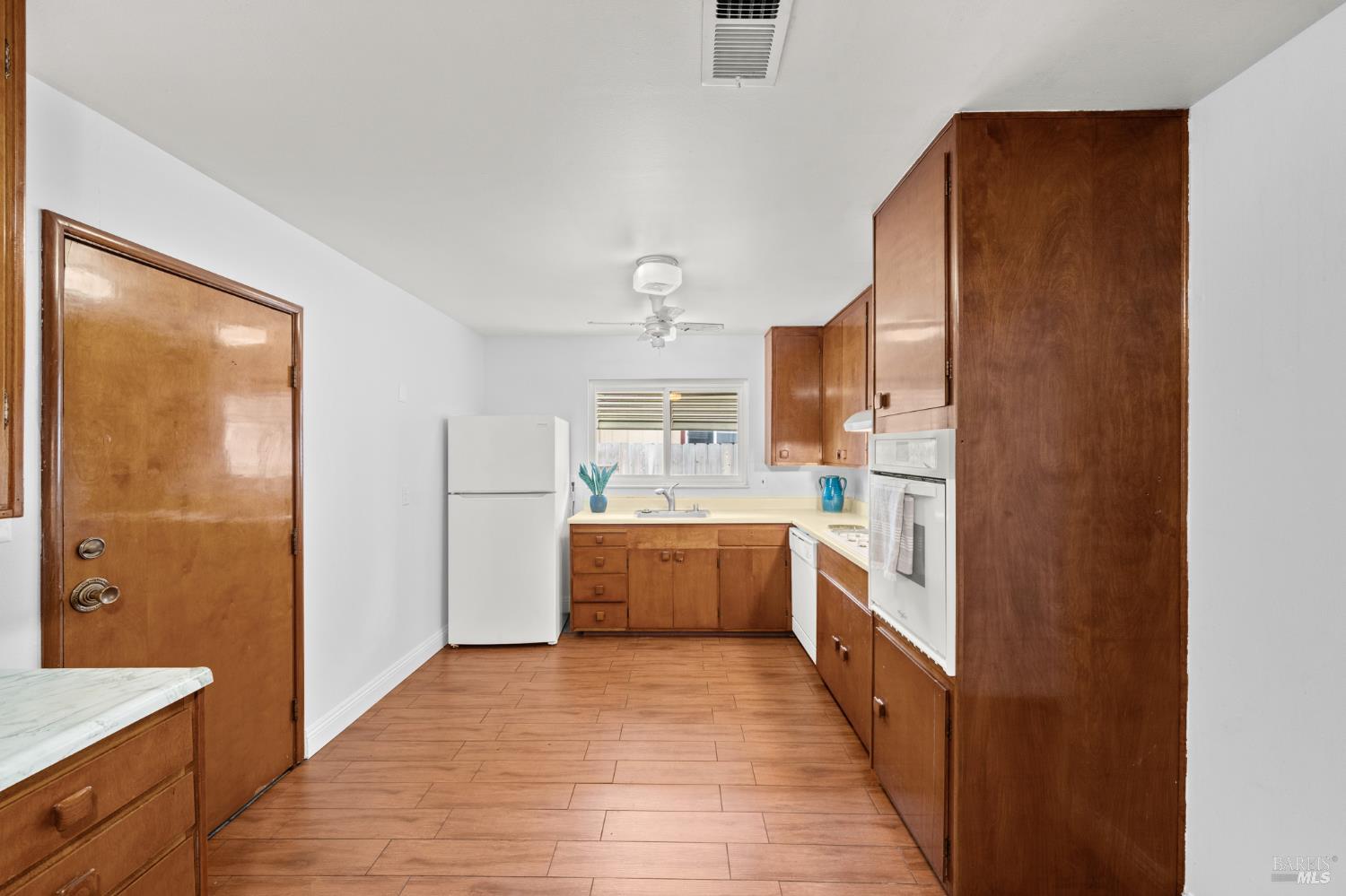 Detail Gallery Image 8 of 44 For 1949 New Jersey St, Fairfield,  CA 94533 - 3 Beds | 2 Baths