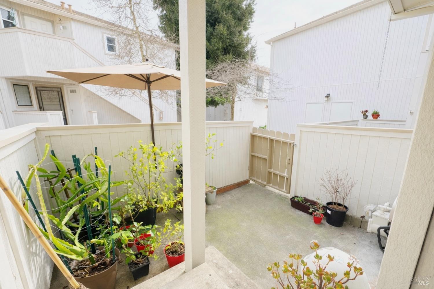 Detail Gallery Image 2 of 35 For 2607 Westberry Dr, Santa Rosa,  CA 95403 - 3 Beds | 2/1 Baths