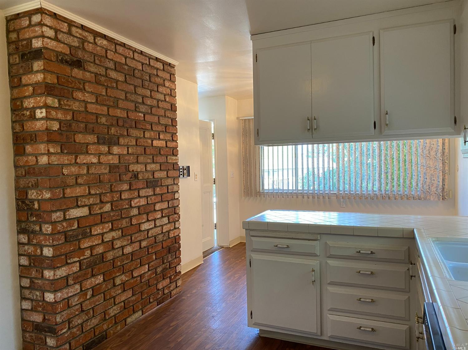 Detail Gallery Image 6 of 47 For 45 Griggs Ln, Napa,  CA 94558 - – Beds | – Baths