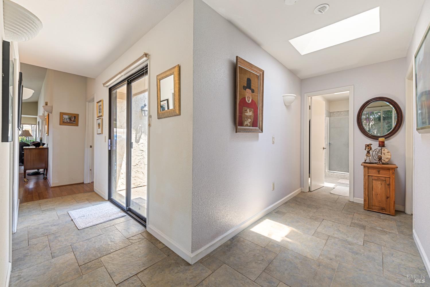 Detail Gallery Image 21 of 44 For 105 Holstrom Cir, Novato,  CA 94947 - 3 Beds | 2 Baths