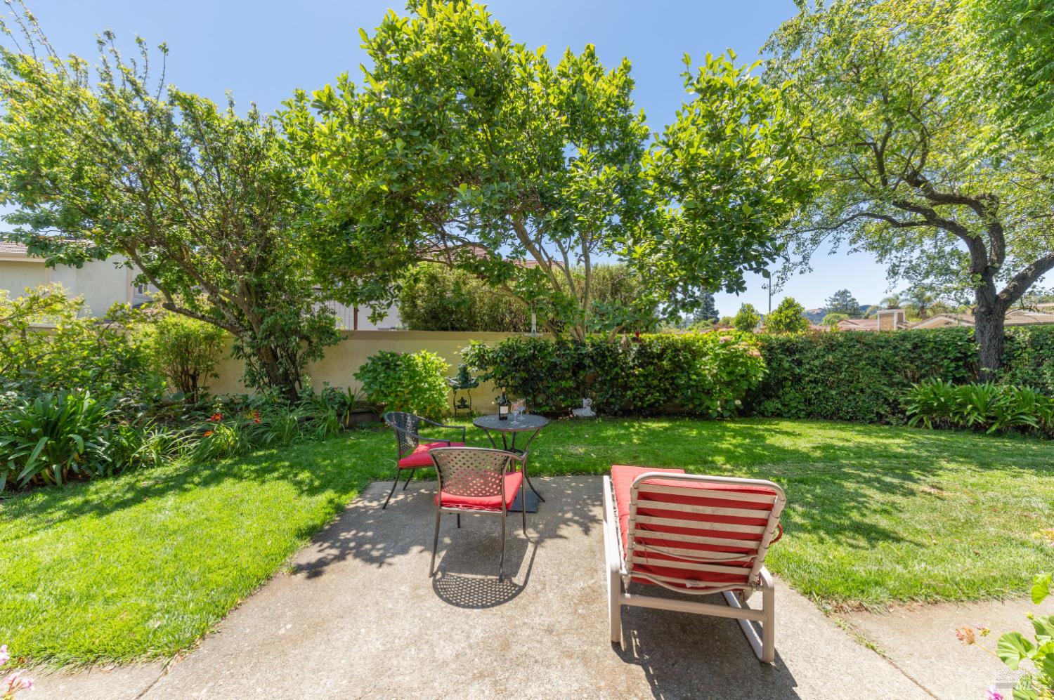 Detail Gallery Image 31 of 44 For 105 Holstrom Cir, Novato,  CA 94947 - 3 Beds | 2 Baths