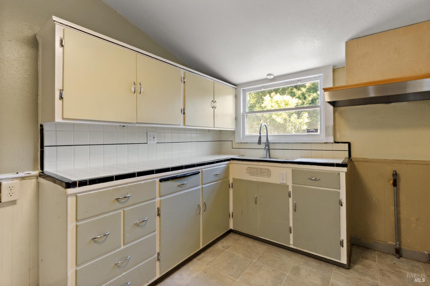 Detail Gallery Image 12 of 23 For 1322 Sutter St, Vallejo,  CA 94590 - 2 Beds | 1 Baths