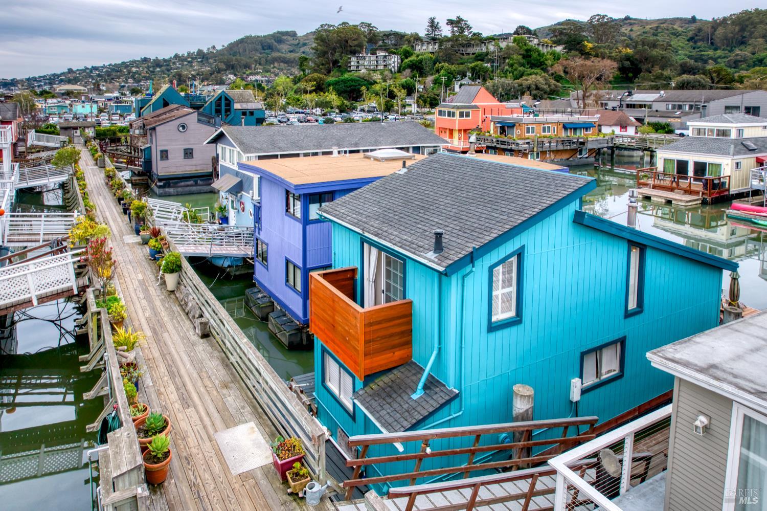 Detail Gallery Image 6 of 27 For 11 E Pier Unkn, Sausalito,  CA 94965 - 2 Beds | 2 Baths