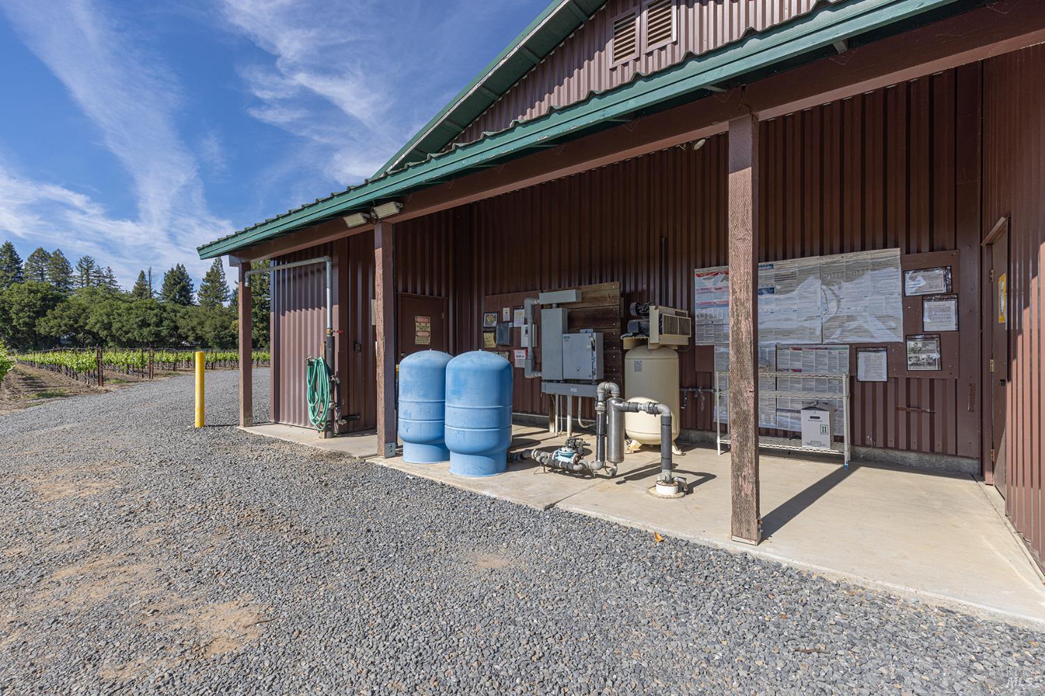 Detail Gallery Image 7 of 18 For 390 Magnolia Dr, Healdsburg,  CA 95448 - – Beds | – Baths