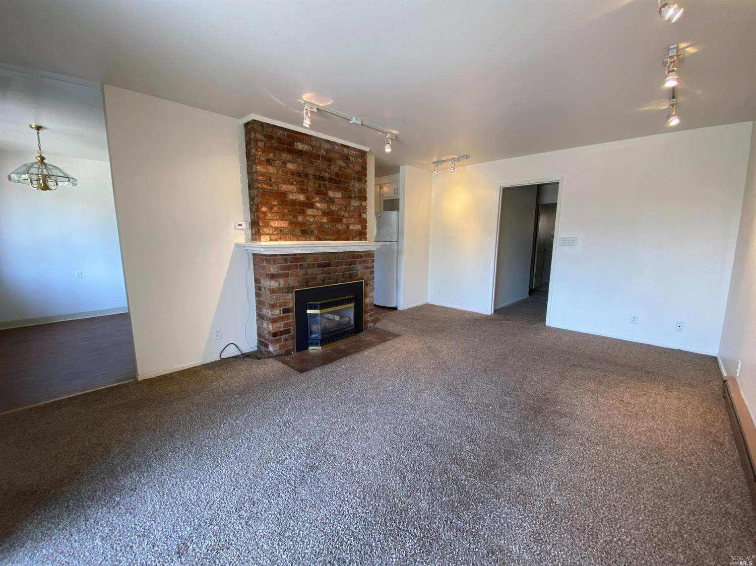 Detail Gallery Image 14 of 47 For 45 Griggs Ln, Napa,  CA 94558 - – Beds | – Baths