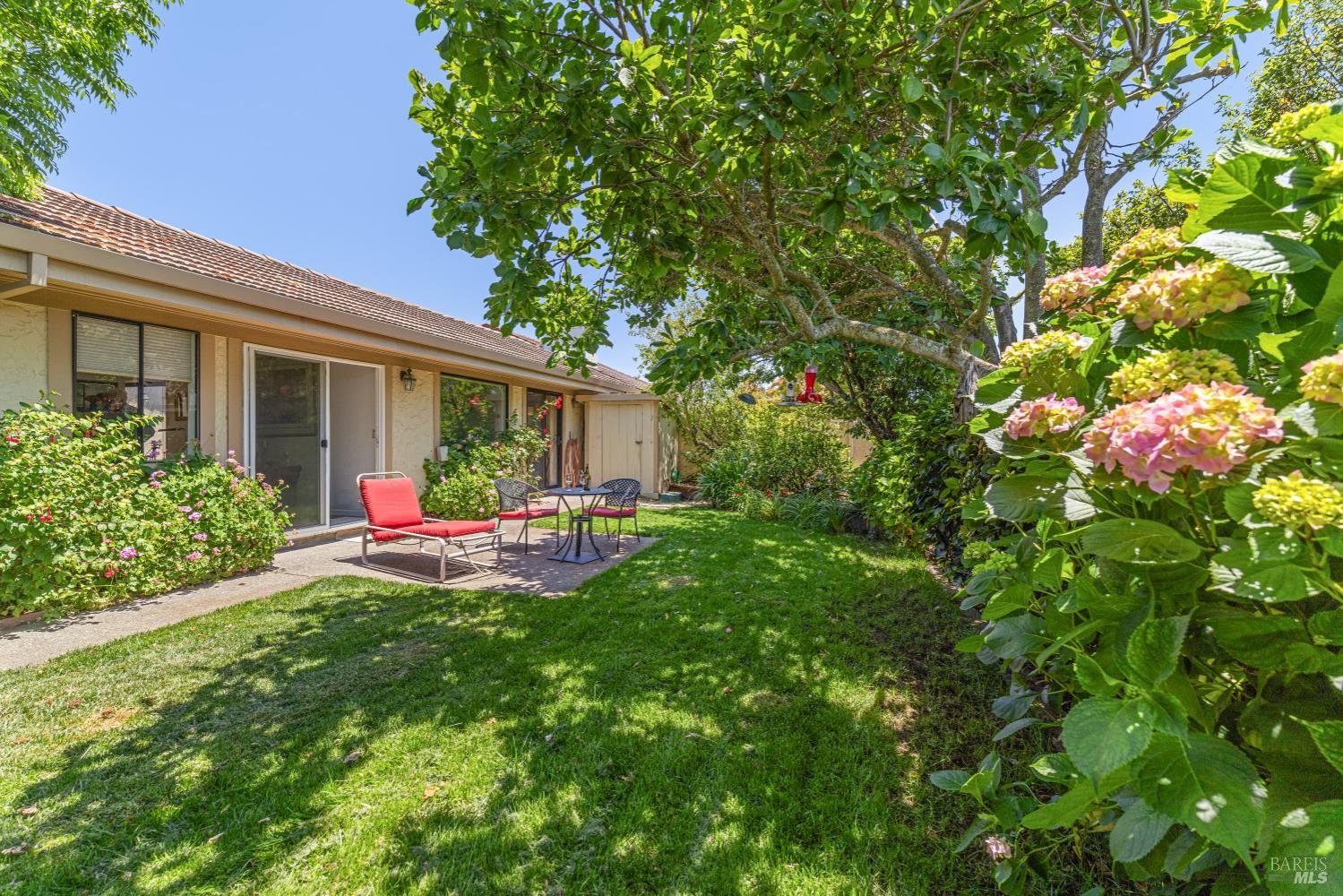 Detail Gallery Image 37 of 44 For 105 Holstrom Cir, Novato,  CA 94947 - 3 Beds | 2 Baths