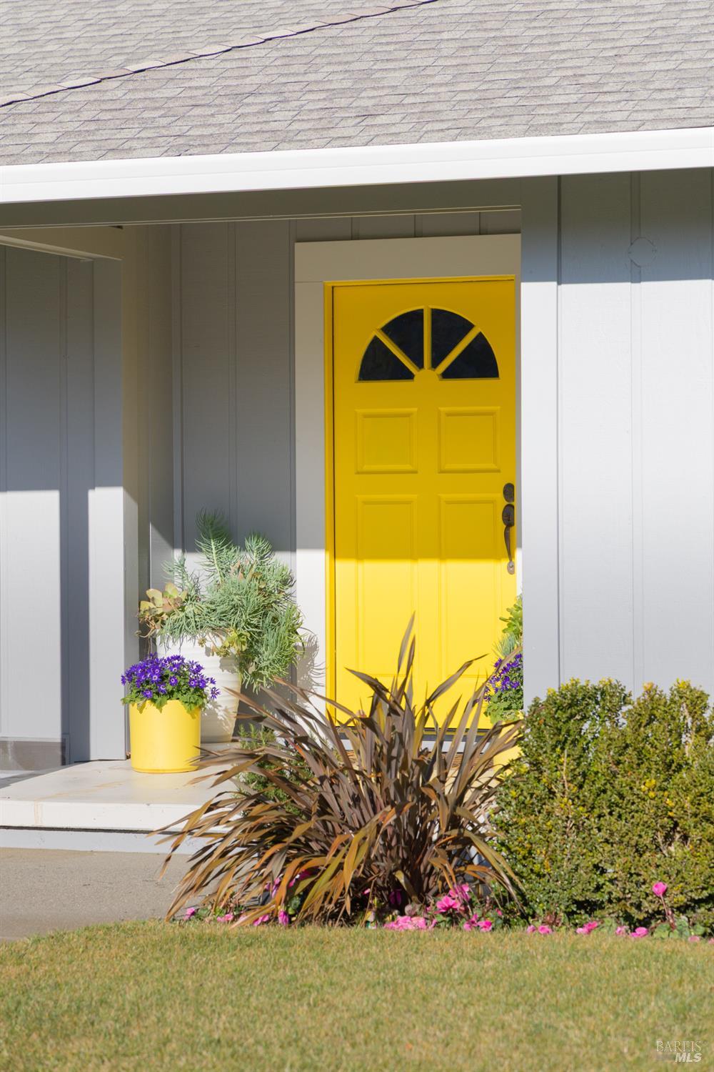 Detail Gallery Image 4 of 31 For 5860 Sharp Rd, Calistoga,  CA 94515 - 4 Beds | 4 Baths