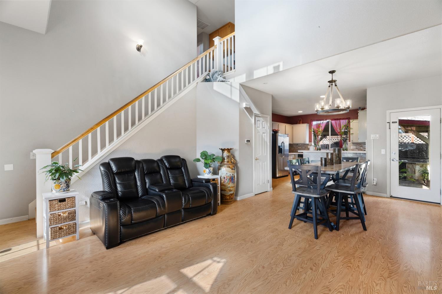 Detail Gallery Image 3 of 23 For 2358 Wicket Ave, Santa Rosa,  CA 95403 - 3 Beds | 2/1 Baths