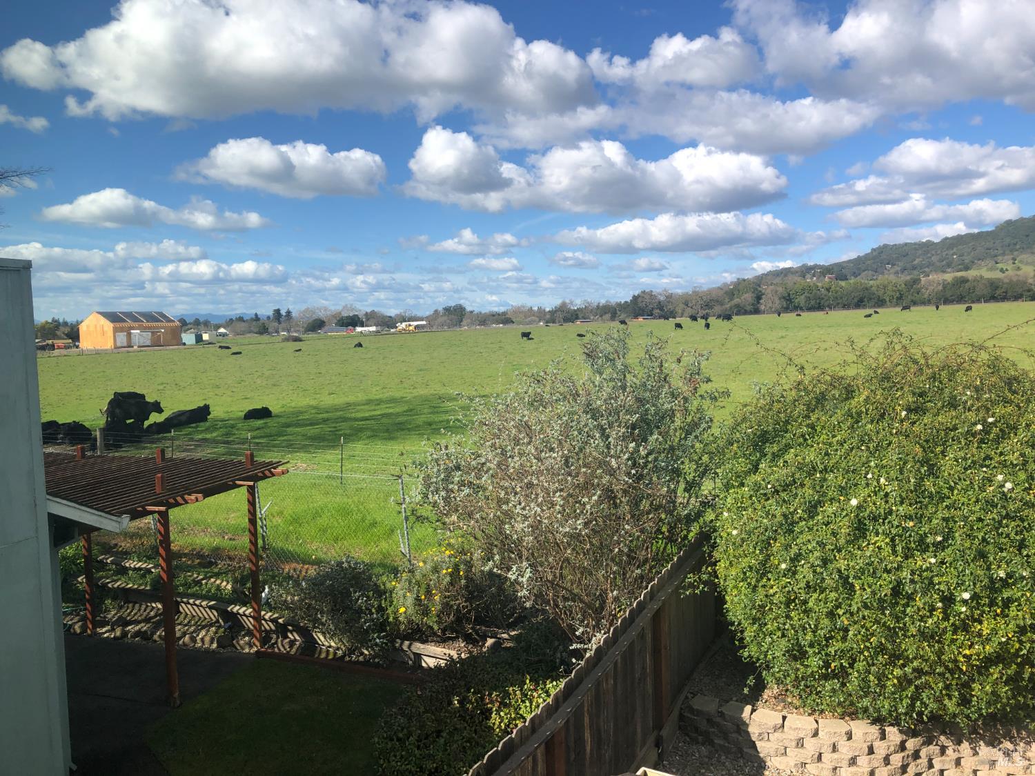 Detail Gallery Image 7 of 24 For 1508 Gladstone Way, Rohnert Park,  CA 94928 - 4 Beds | 2 Baths