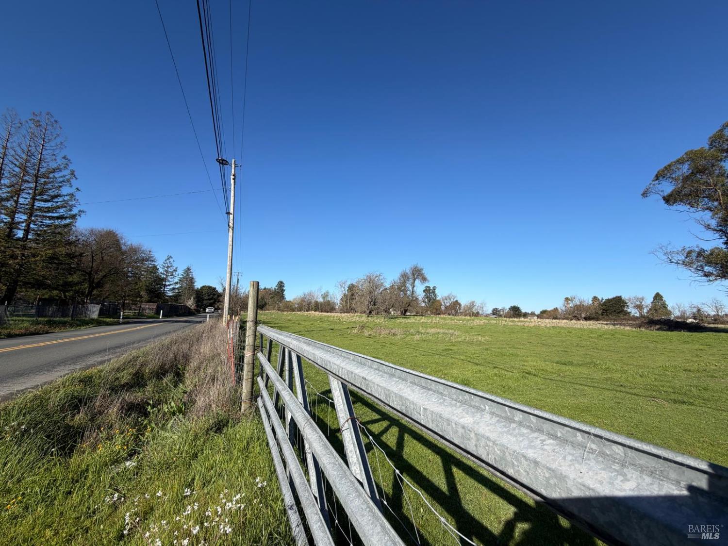 Detail Gallery Image 5 of 5 For 225 Millbrae Ave, Santa Rosa,  CA 95407 - – Beds | – Baths