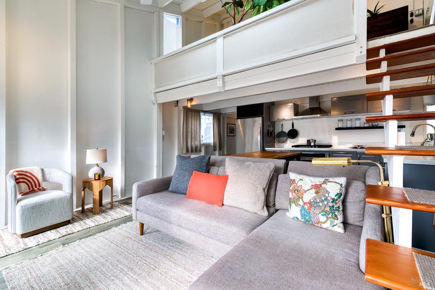 Detail Gallery Image 3 of 27 For 11 E Pier Unkn, Sausalito,  CA 94965 - 2 Beds | 2 Baths