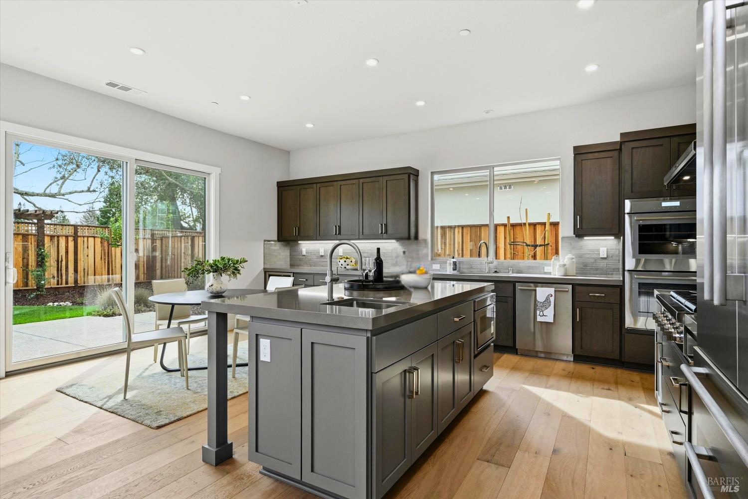 Detail Gallery Image 8 of 39 For 135 Waterstone Ct, Napa,  CA 94558 - 5 Beds | 4/1 Baths