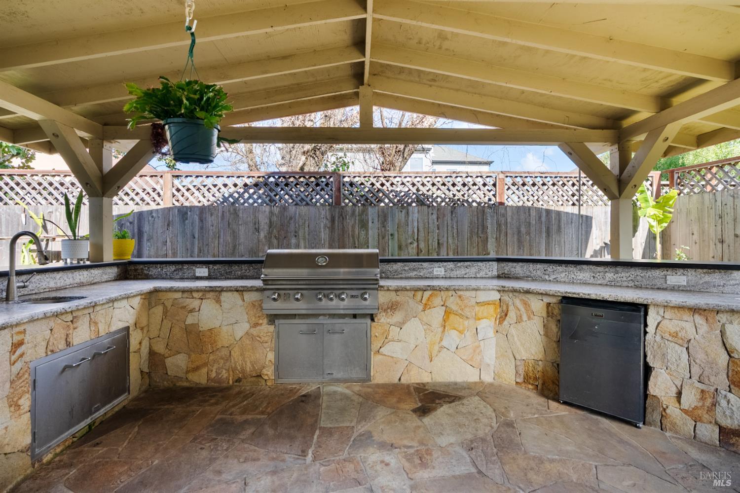 Detail Gallery Image 20 of 23 For 2358 Wicket Ave, Santa Rosa,  CA 95403 - 3 Beds | 2/1 Baths